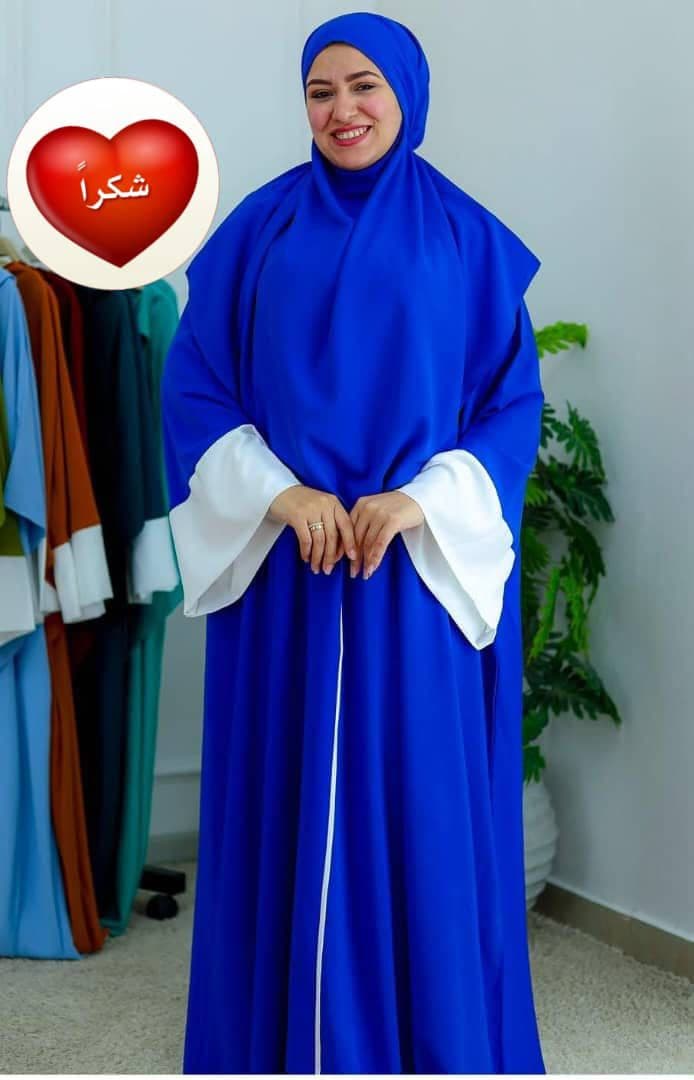 Woman bleu dress and heart