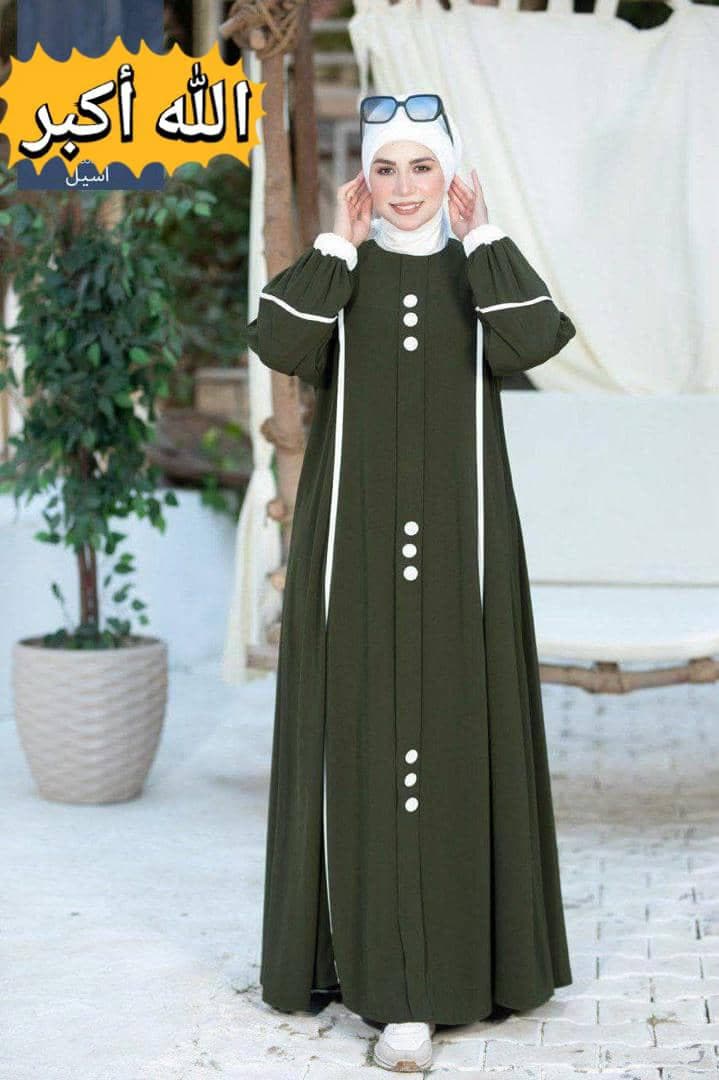 Little girl wearing vert aba