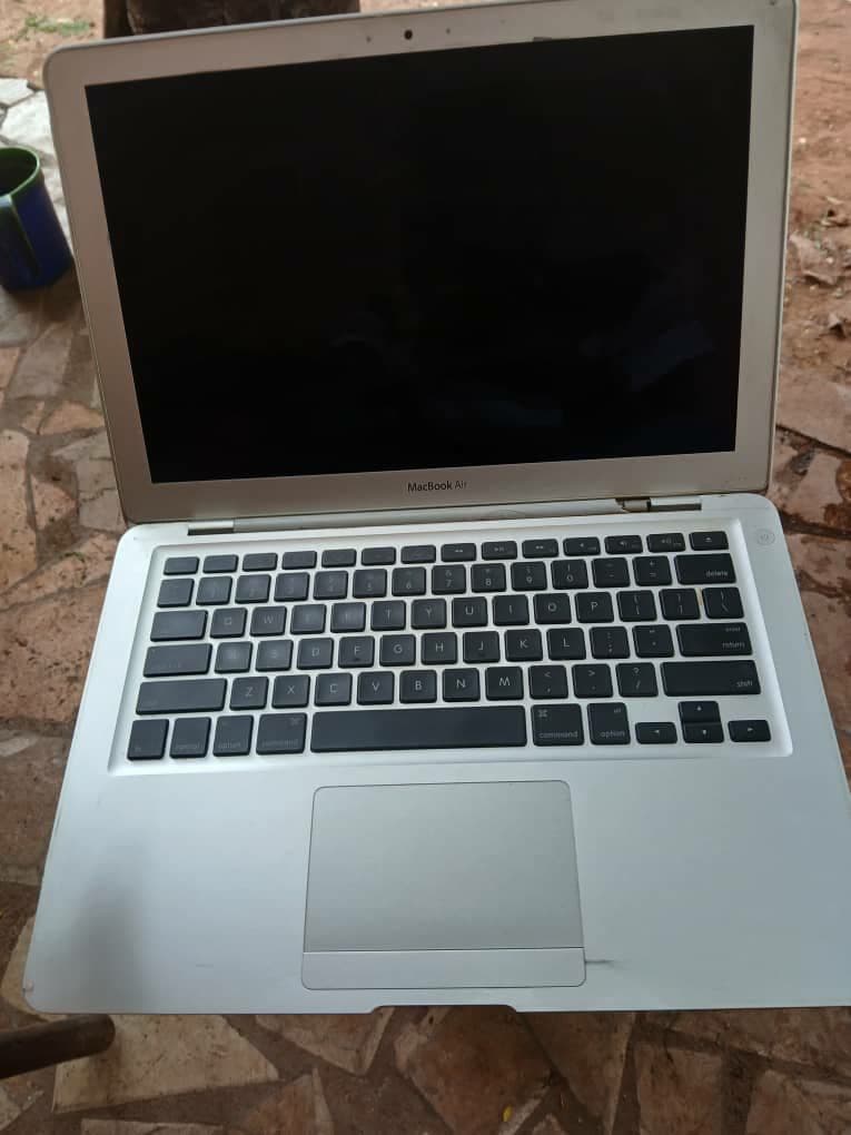 Ordinateur portable ordinateur posé sur