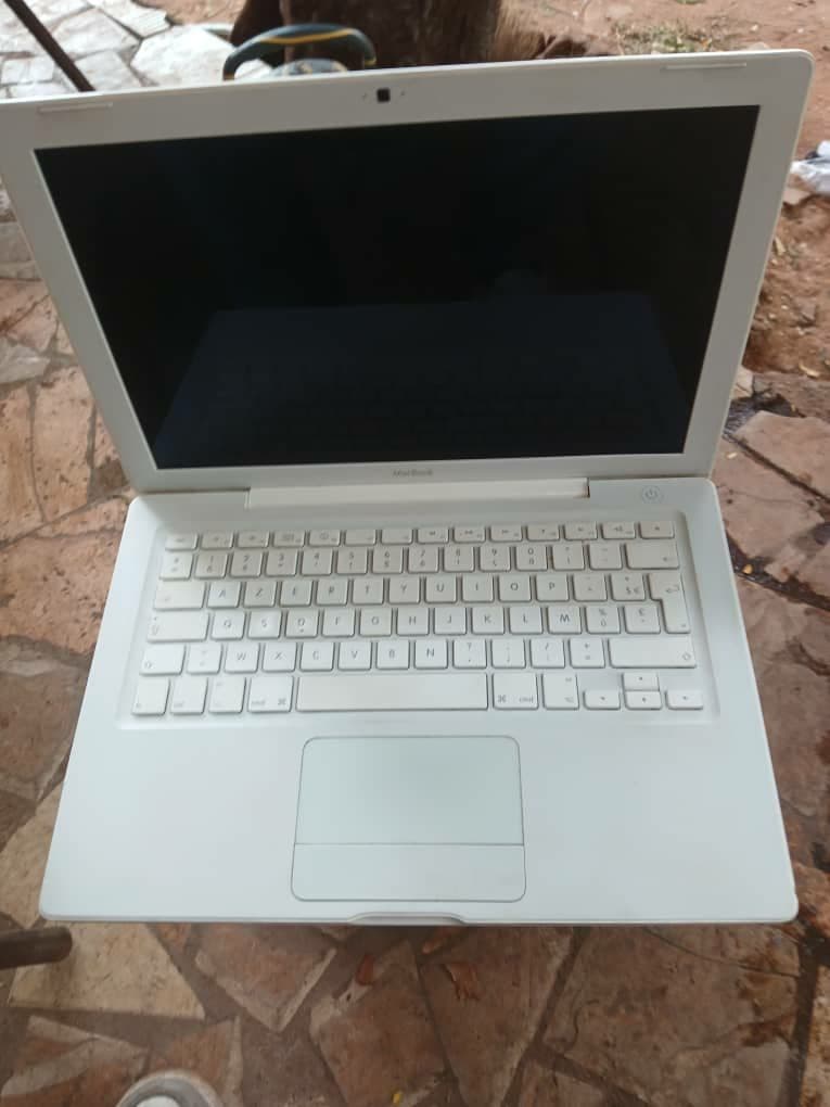 Ordinateur portable with keyboard top