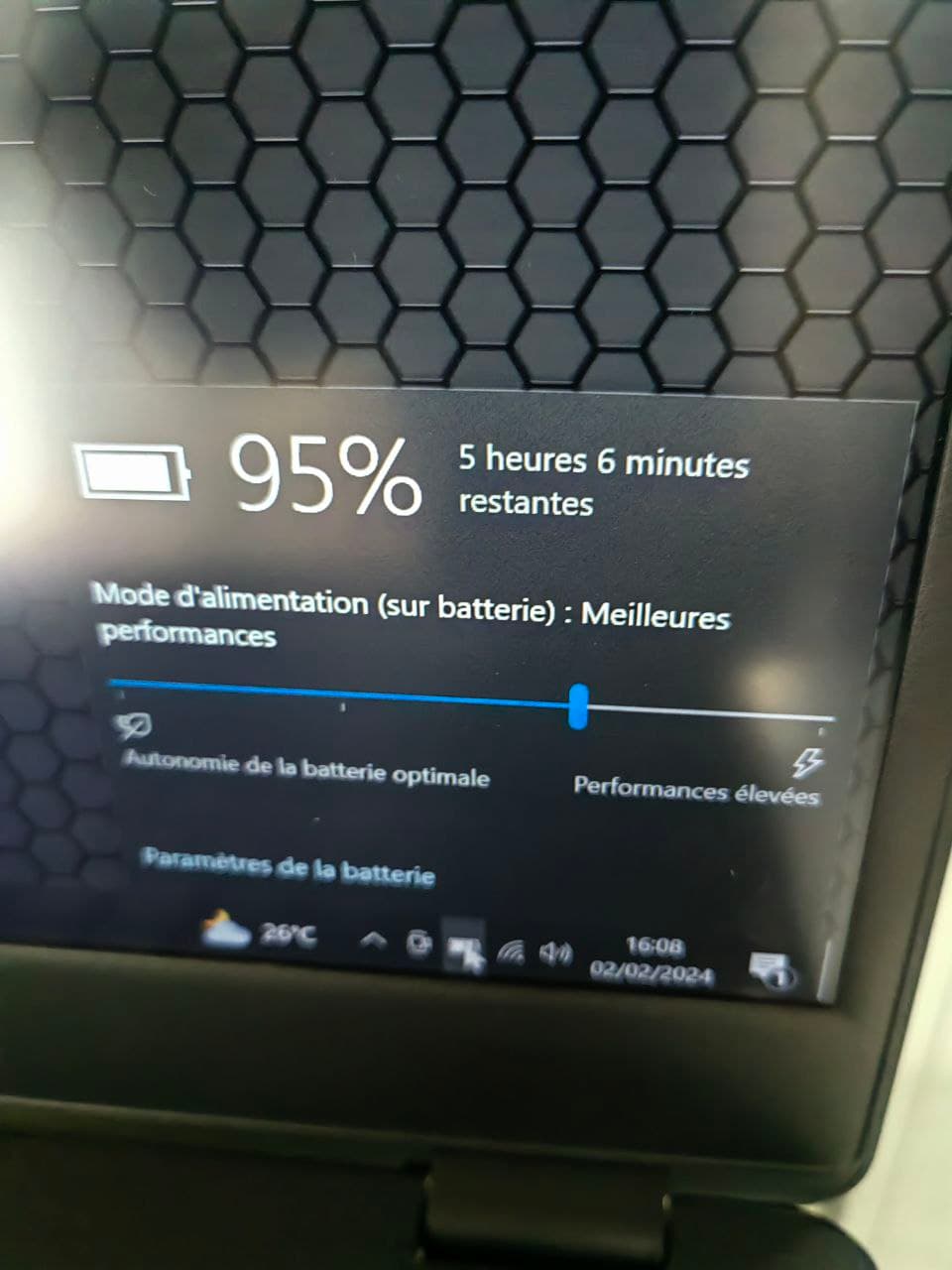 Close ordinateur screen with clock