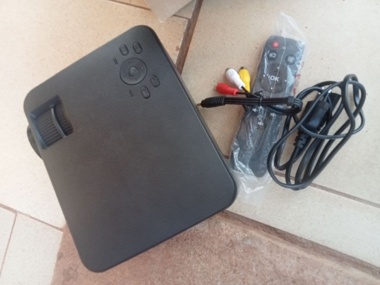 Noir box with power cord