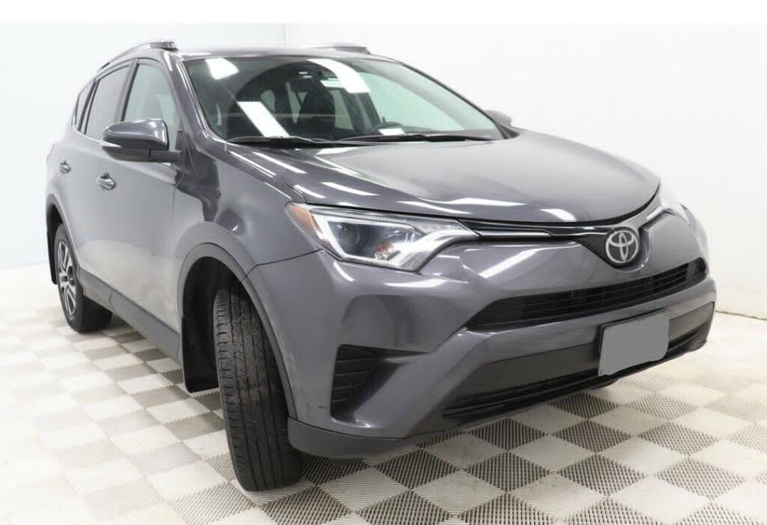 Toyota RAV4 LE Année 2017 moteur essence boîte automatique caméra de recul
8.500.000 CFA achat et t