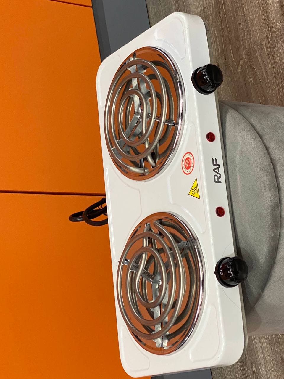 Cuisinière électrique disponible à un bon prix elle consomme moins d’électricité pour une utilisati