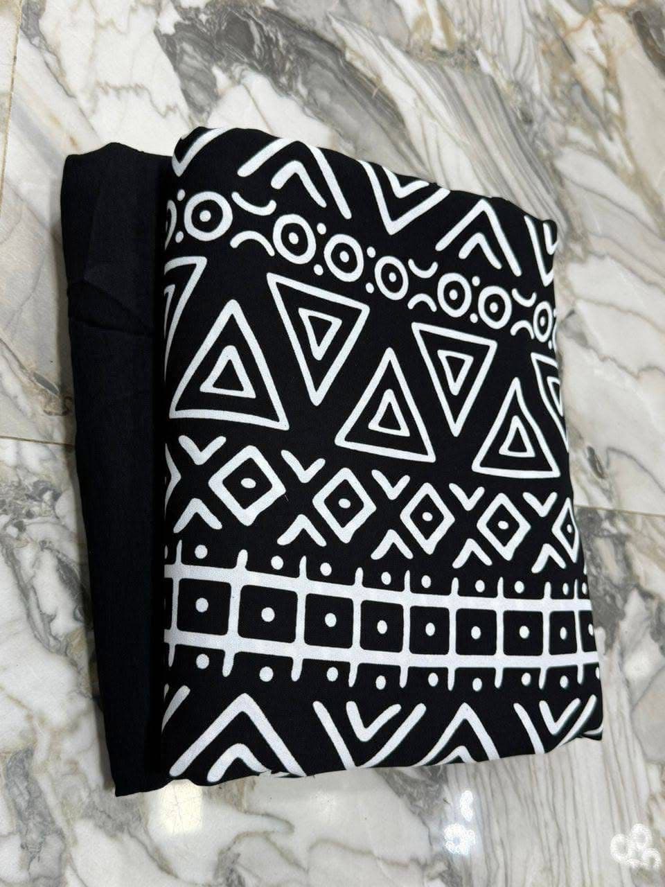 Noir and blanc tribal print