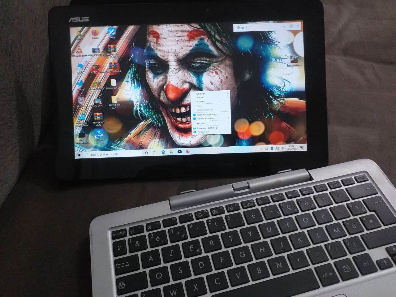 Pc Asus
500GB SSD , 2GB RAM
Autonomie 7 a 8h
L'ecran tactile ne fonctionne pas bien
Un peu fissuree