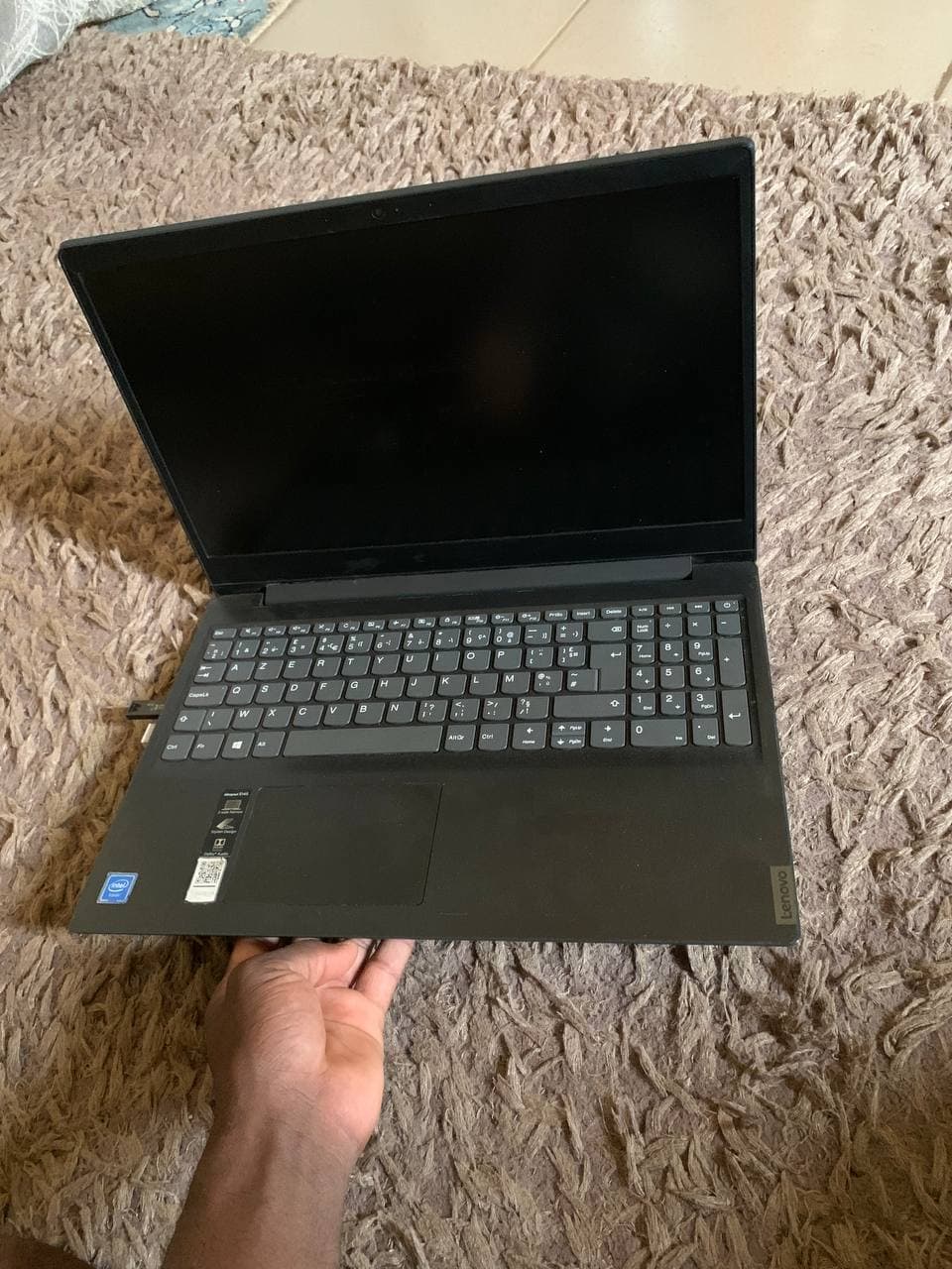 Lenovo Ideapad S145-15IGM (81MX) – 15.6″
Intel Celeron N4000
Capacité 1erra HDD
4GB RAM
Win