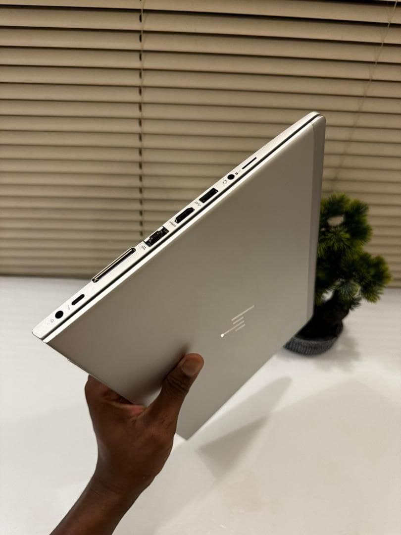 ✅HP Elite X2 1012 G1 (2-in-1) tactile 🤗
✅Intel®️ Core™️ m5-6Y57 Processor
4M Cache,1.10Ghz up to