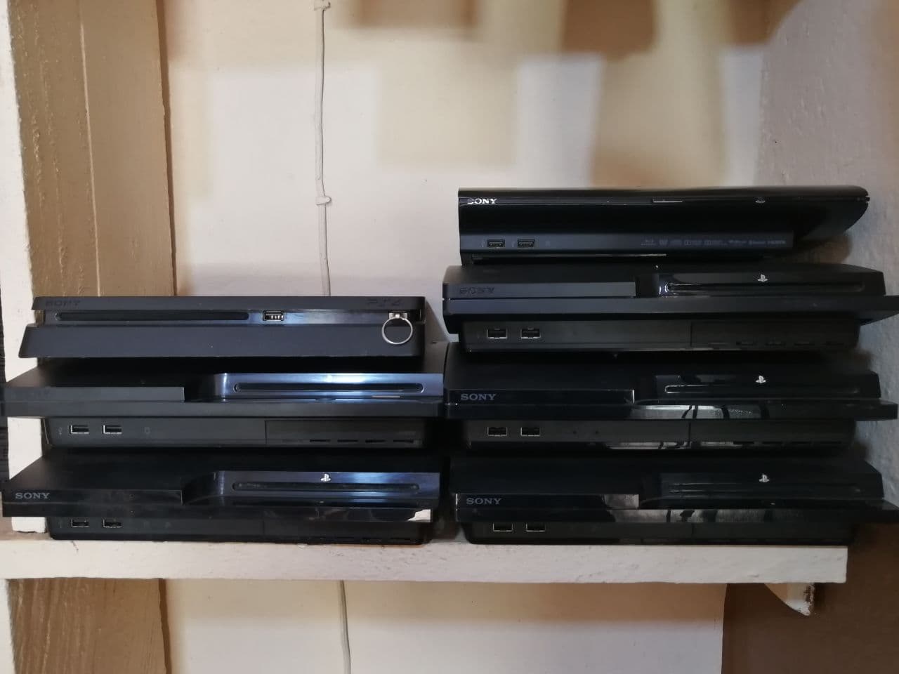 PS3,PS4 CRAQUÉ avec des jeux disponible en vente