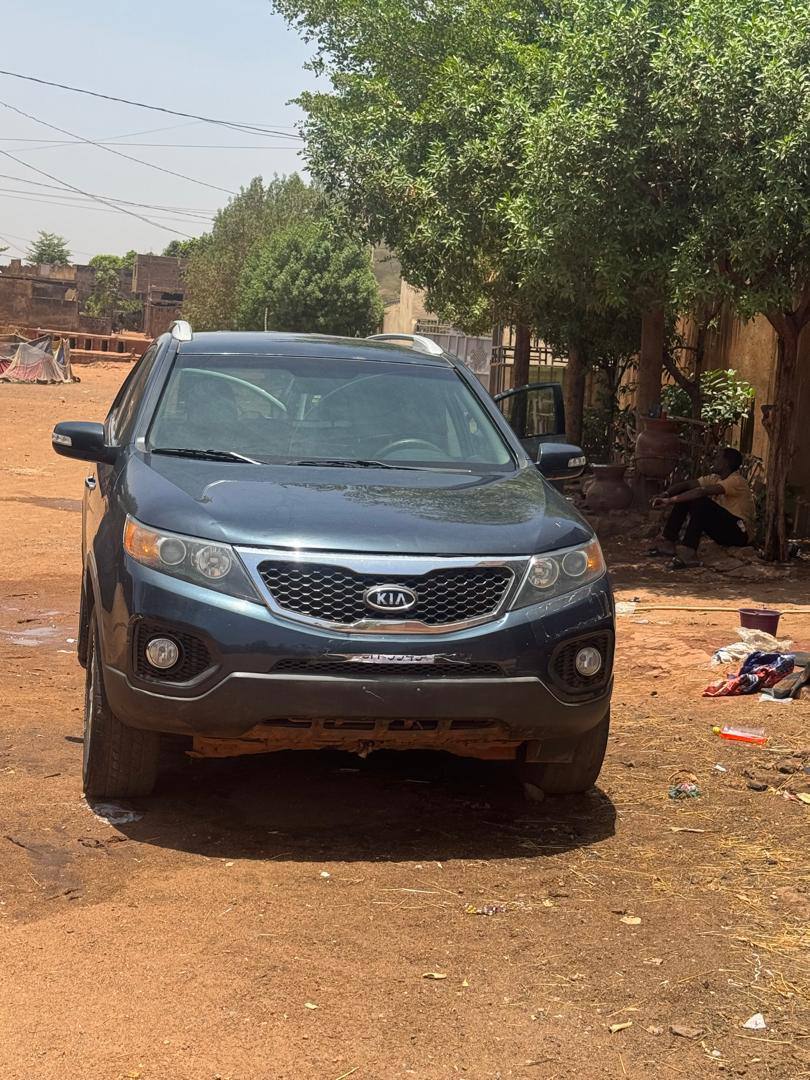 🚙 Kia Sorento 2013 à vendre
📍 Importée du Canada (juin/juillet 2023)
⛽ Essence – Boîte Automatiq