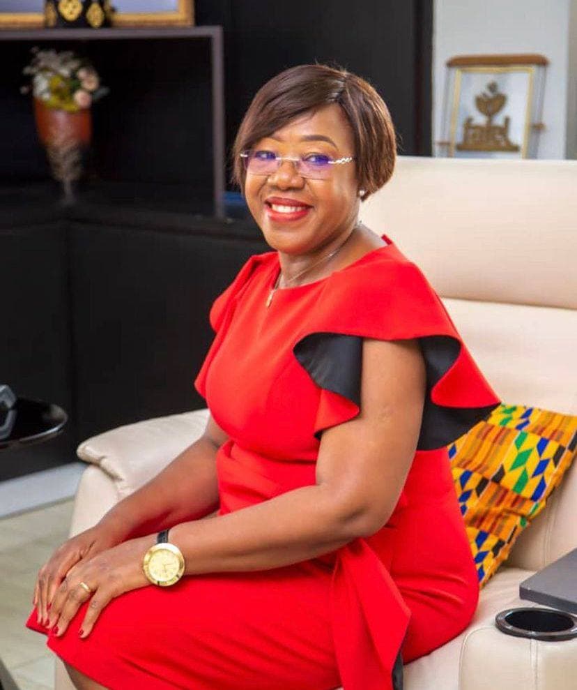 Sugar mummy disponible Tout de suite Elle veut un bon gars pour la baise bien elle va payer 300.000 - Image principale