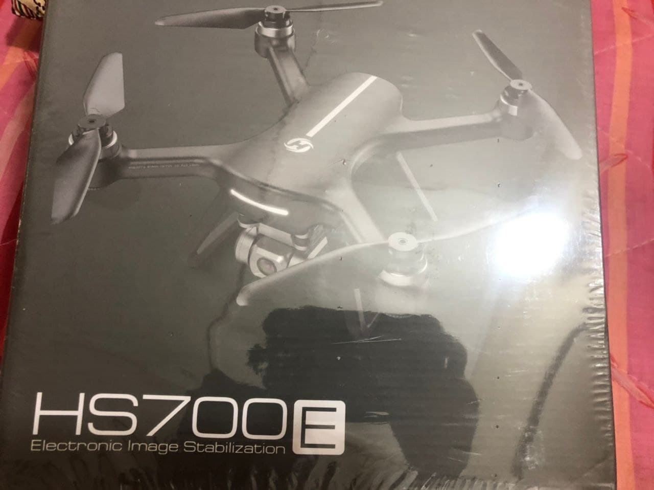 Drone HS700E à vendre les intéressé peuvent me contacter au