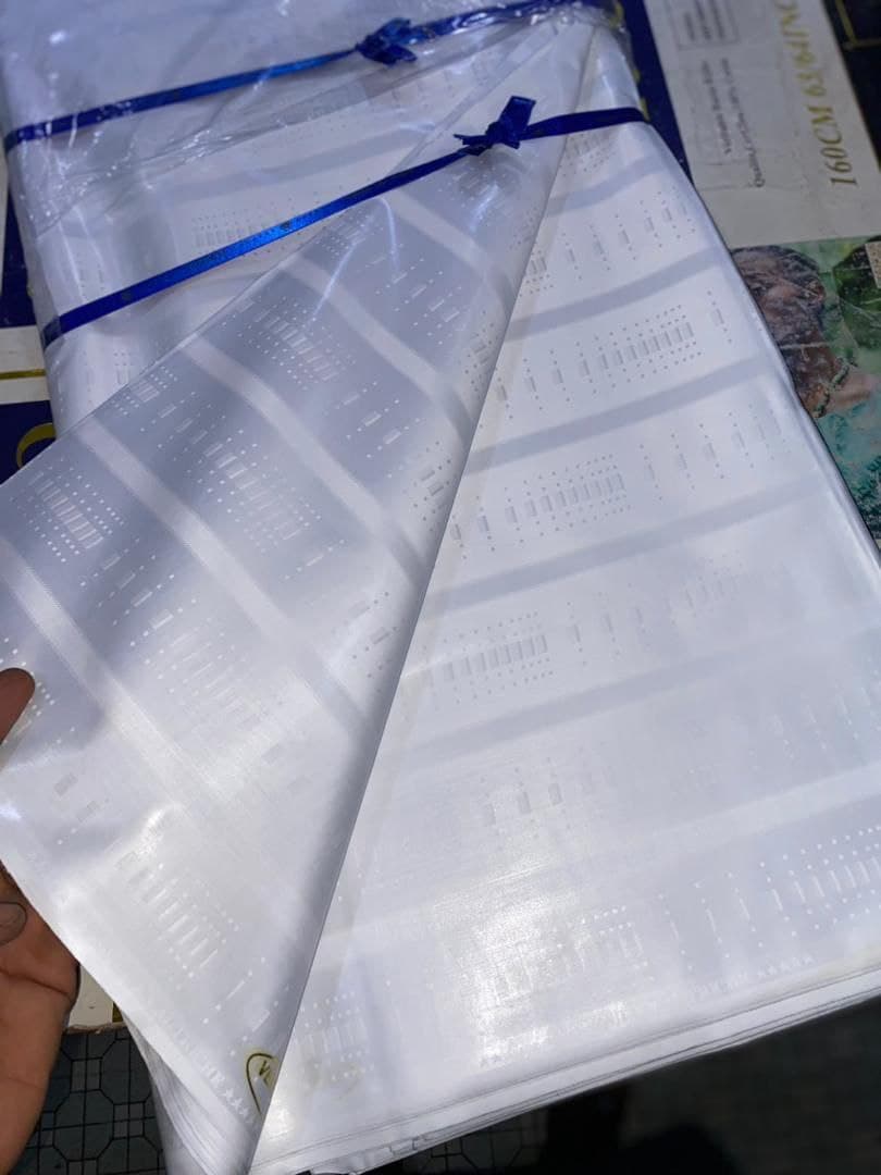 Bazin riche mètre 6000f disponible partout